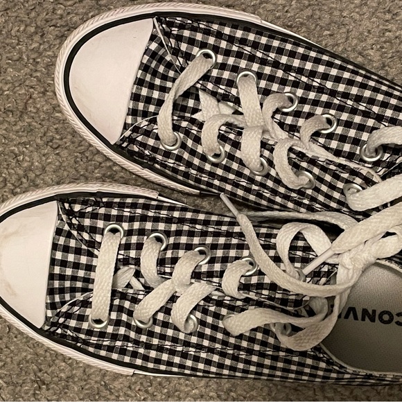 Checker black and white Converse kids size 1. Light wear on toe and base. - Picture 1 of 6